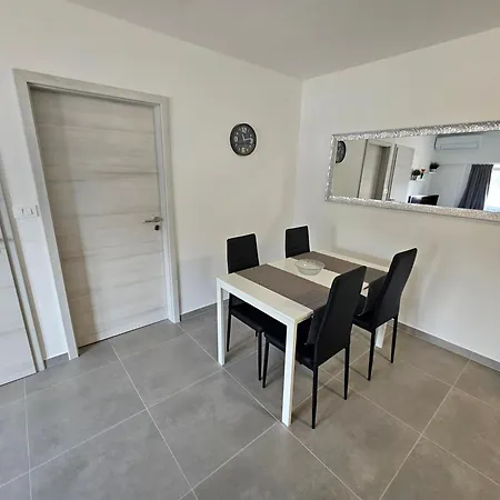 Apartma Bertoki * Koper