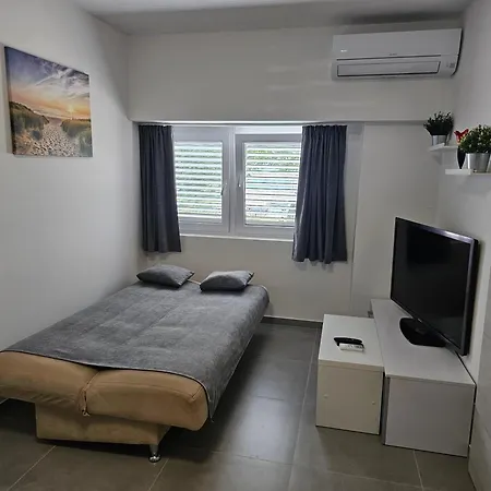 Apartma Bertoki *